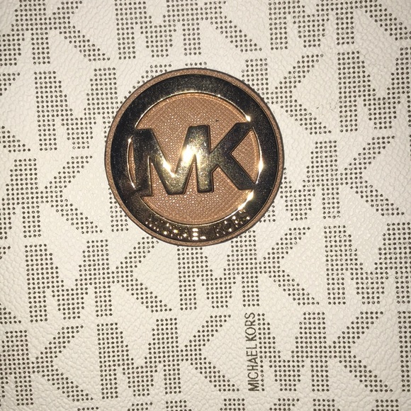 - Michael Kors bag - Picture 2 of 6